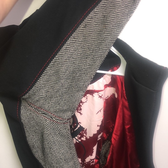 Used Men’s Coogi XL Jacket. Black, Gray & Red with Red Lining - Picture 9 of 10